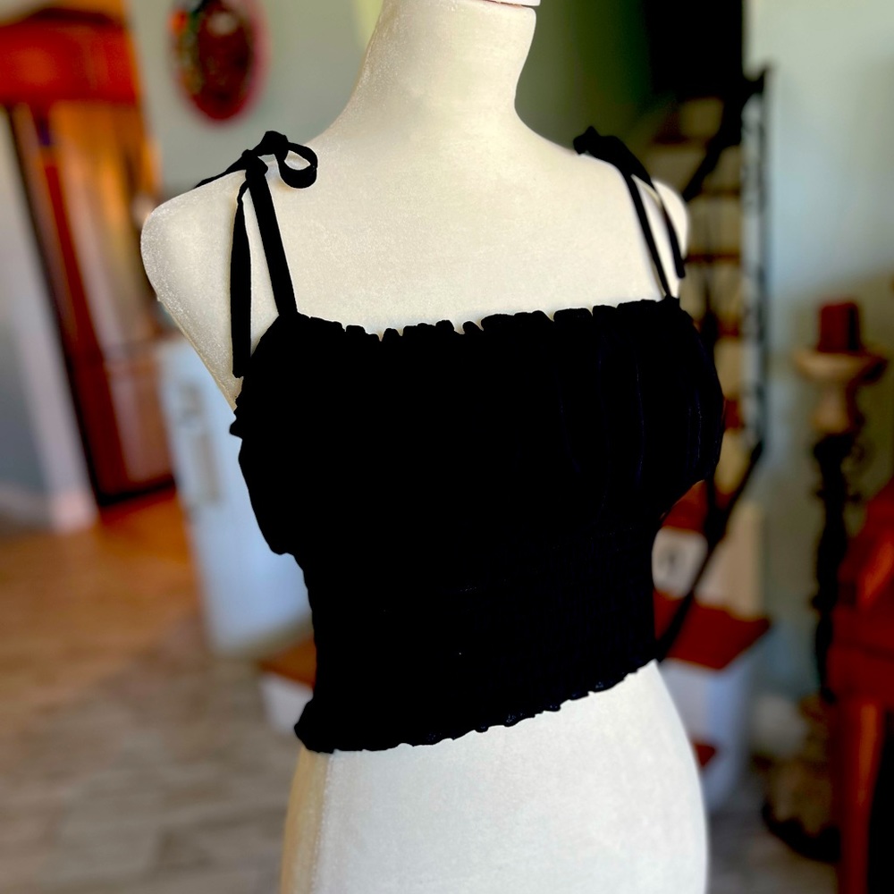 Flynn SK size small top looks great with jeans